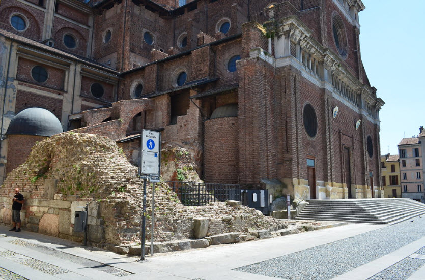 Resti Della Torre Civica, Italy